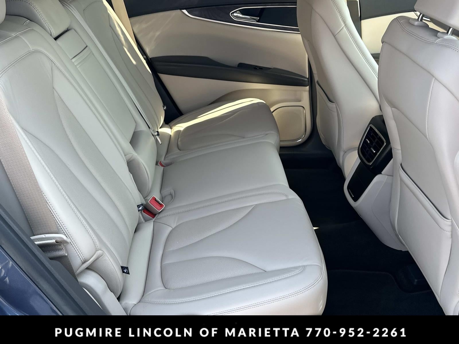 2019 Lincoln Nautilus Select