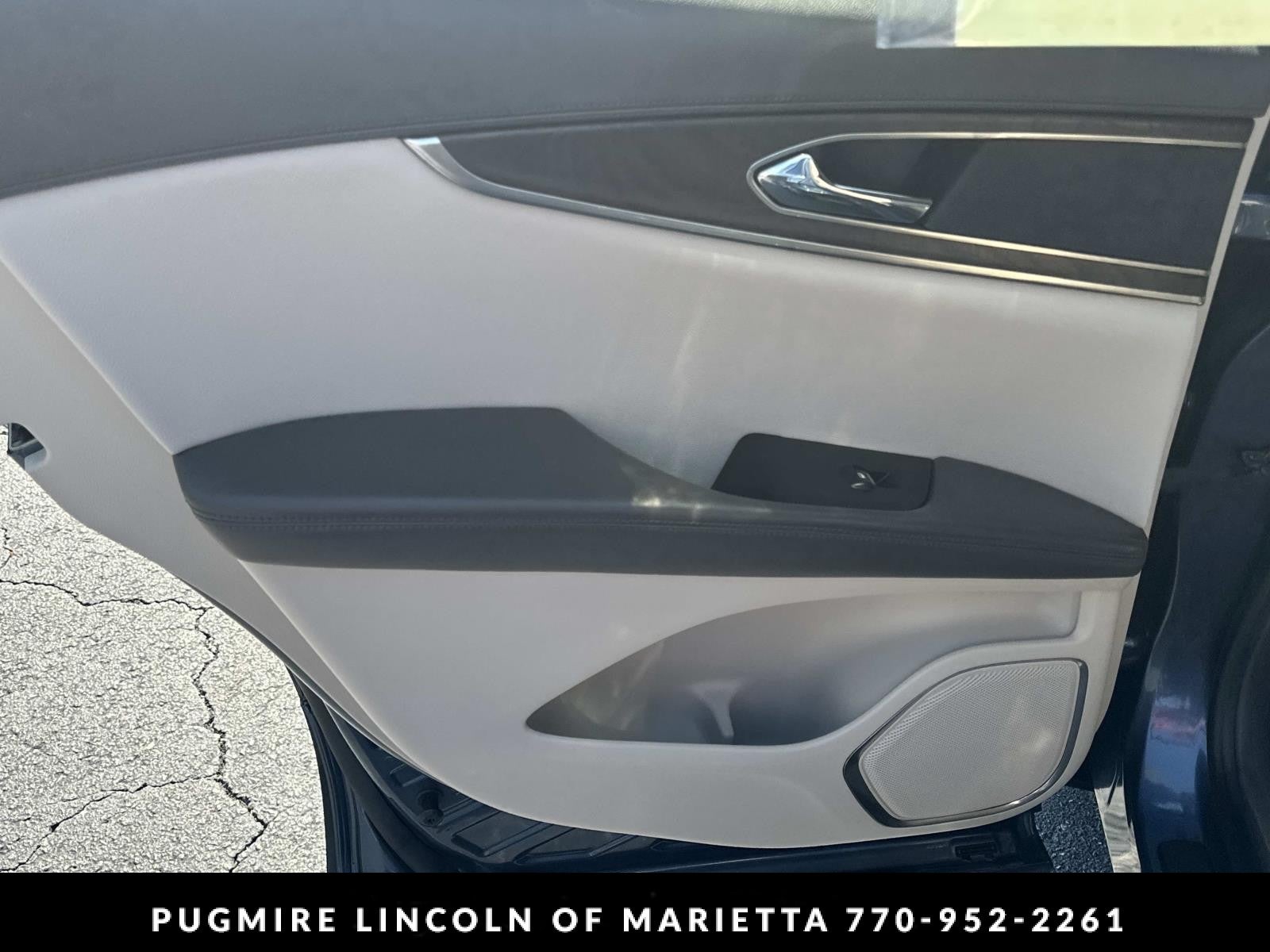 2019 Lincoln Nautilus Select