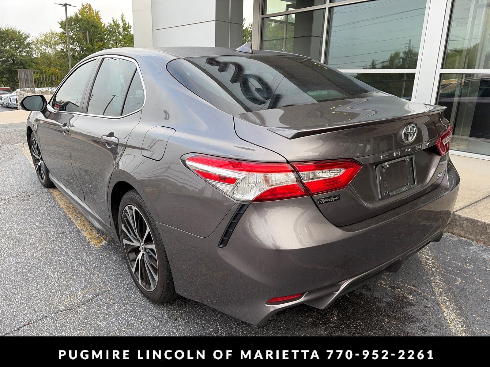 2020 Toyota Camry SE