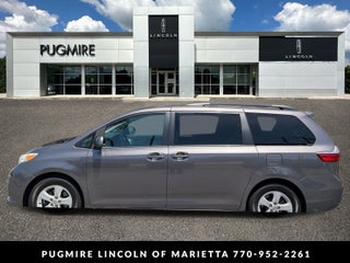 2017 Toyota Sienna LE Auto Access Seat