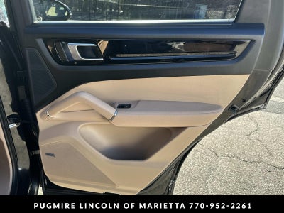 2022 Porsche Cayenne Base