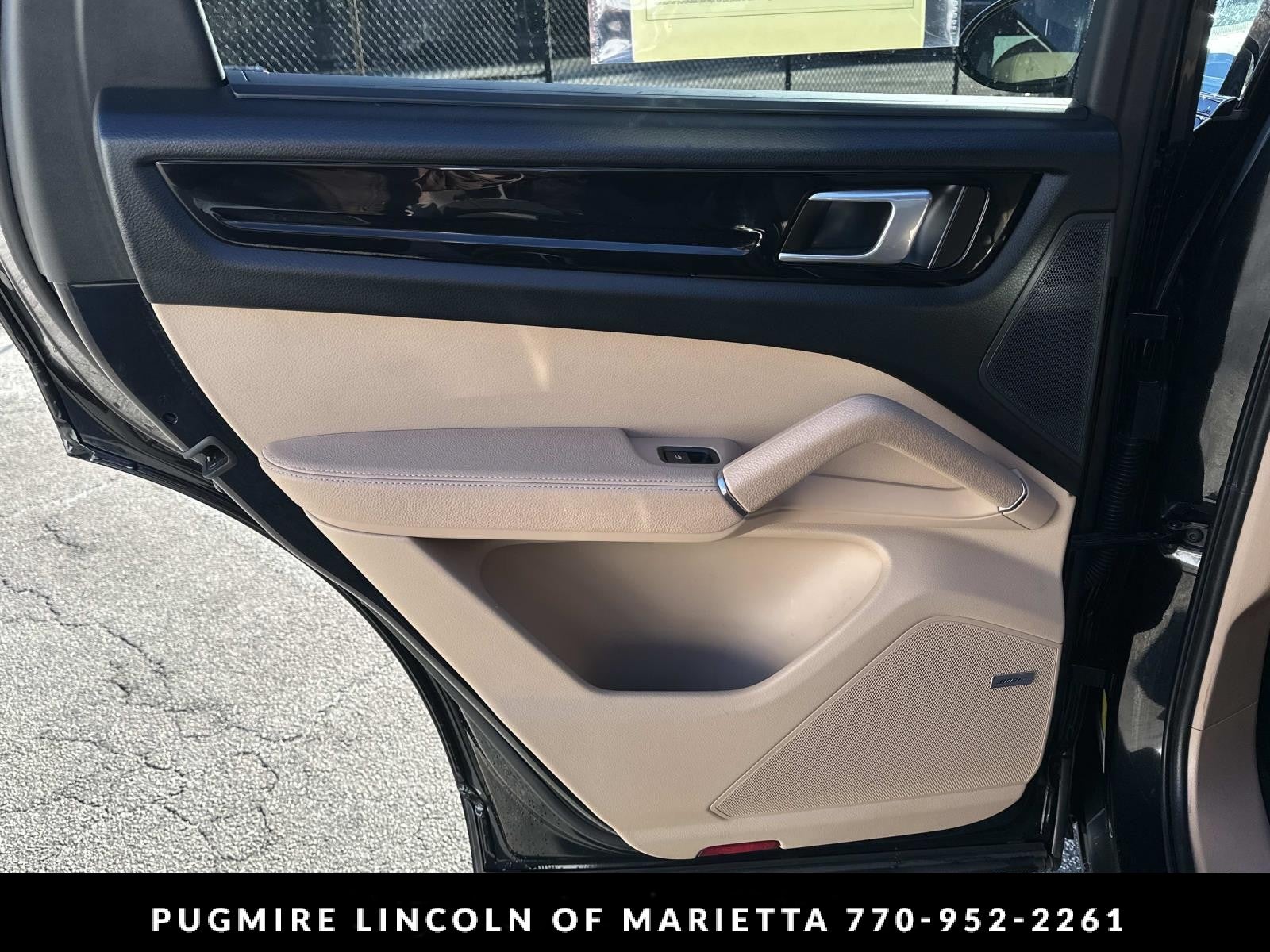 2022 Porsche Cayenne Base