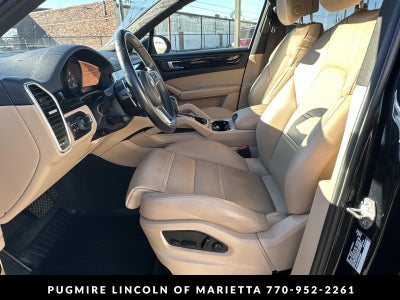 2022 Porsche Cayenne Base