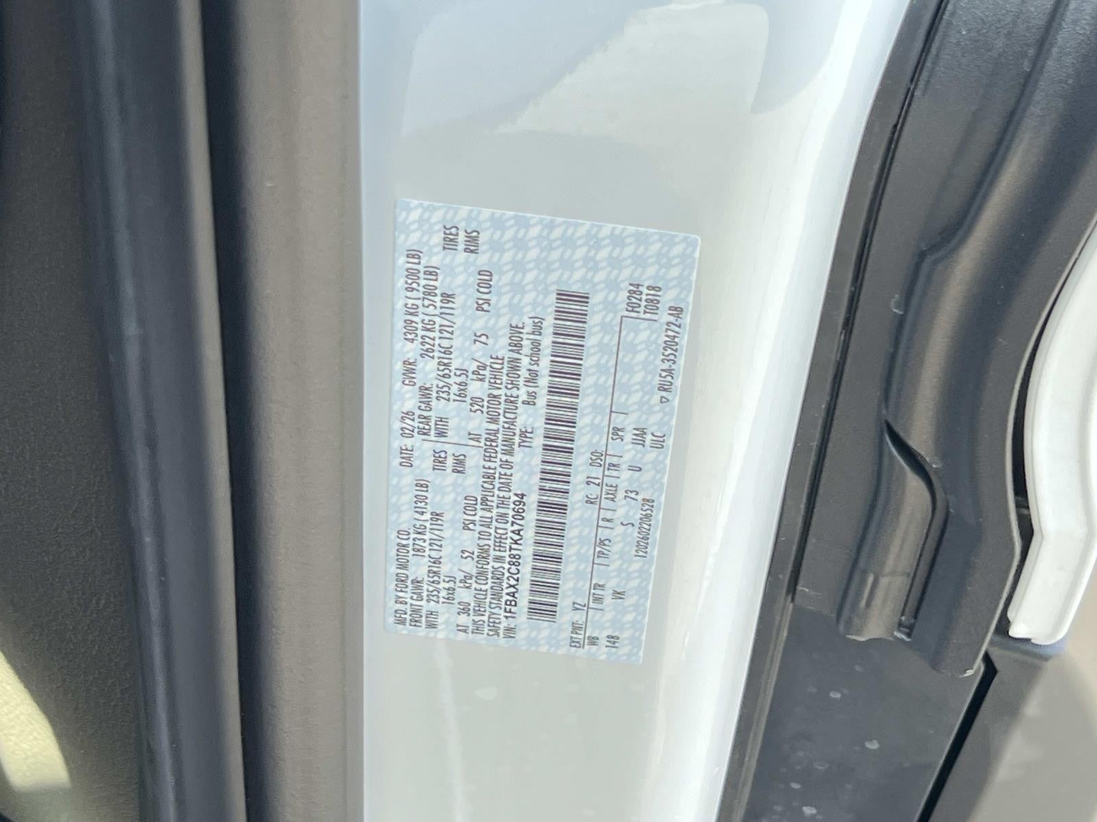 2026 Ford Transit Passenger Wagon T-350 148 MED ROOF XL RW