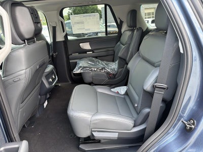 2027 Ford Expedition ACTIVE 4X2