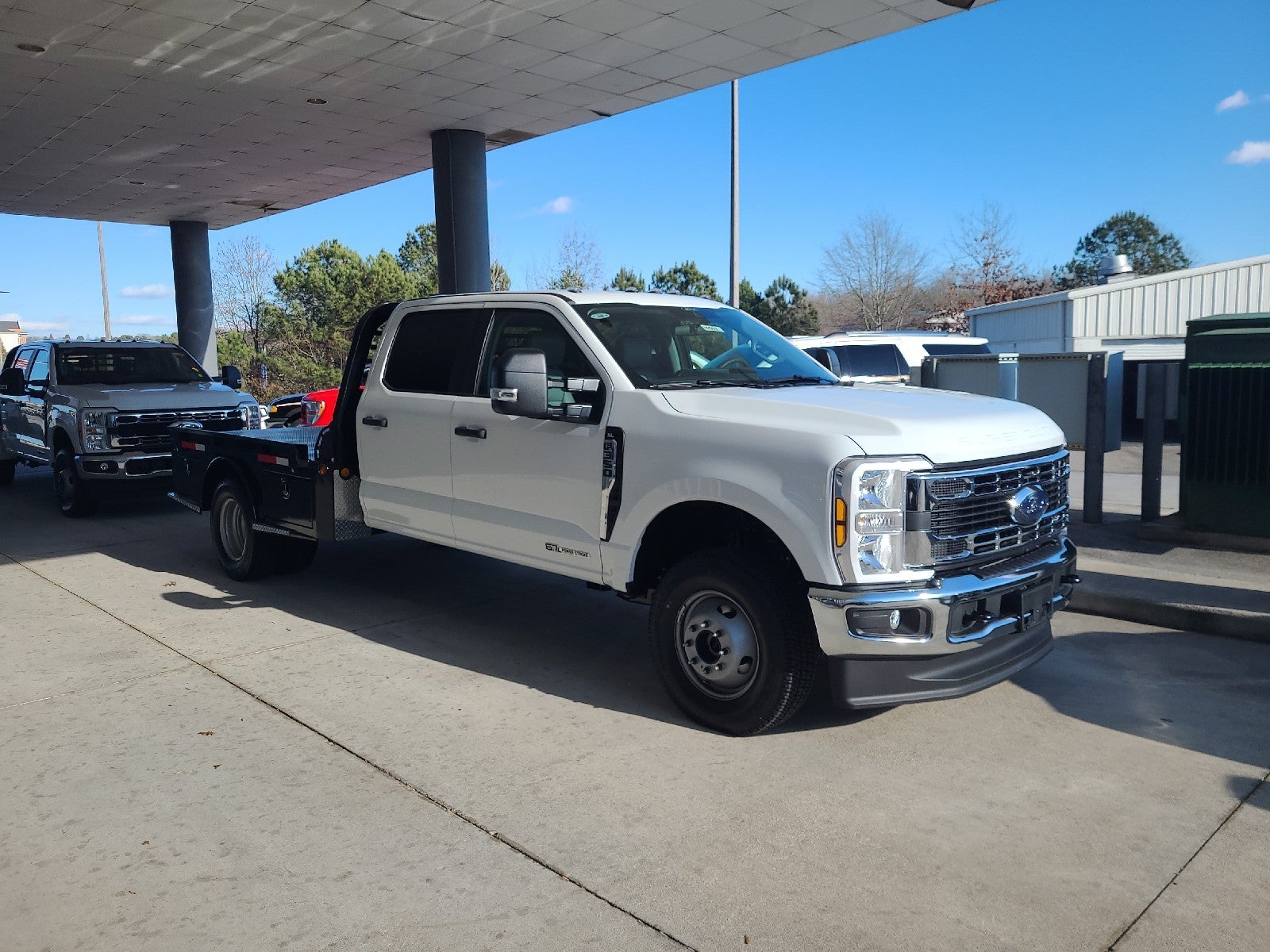 2026 Ford Super Duty F-350 DRW XL 4WD CREW CAB 179 WB 6