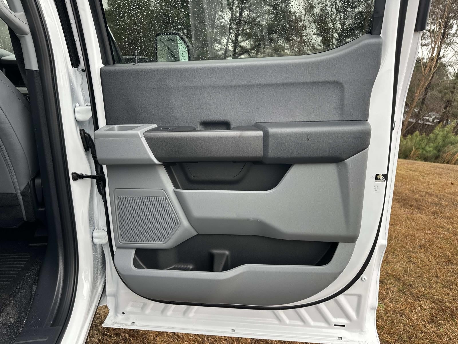 2026 Ford Super Duty F-350 DRW XL 4WD CREW CAB 179 WB 6