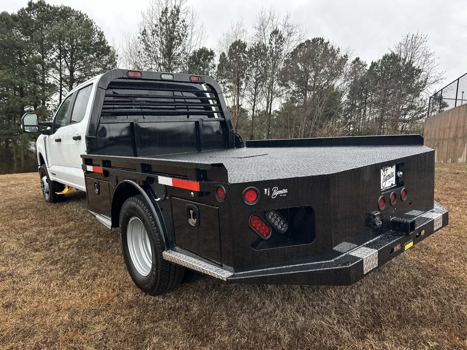 2026 Ford Super Duty F-350 DRW XL 4WD CREW CAB 179 WB 6