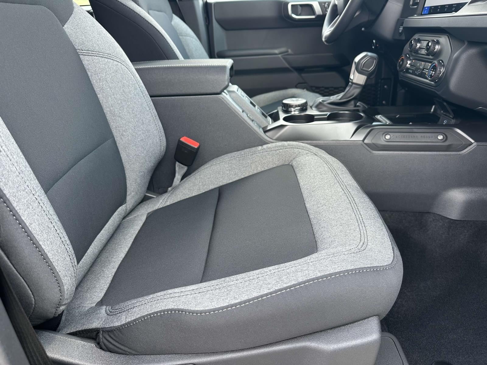 2025 Ford Bronco BASE 4 DOOR 4X4