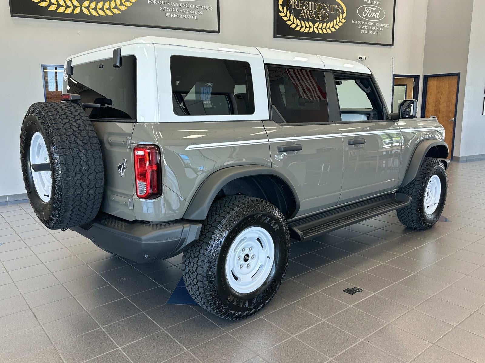 2026 Ford Bronco HERITAGE EDITION 4 DOOR A