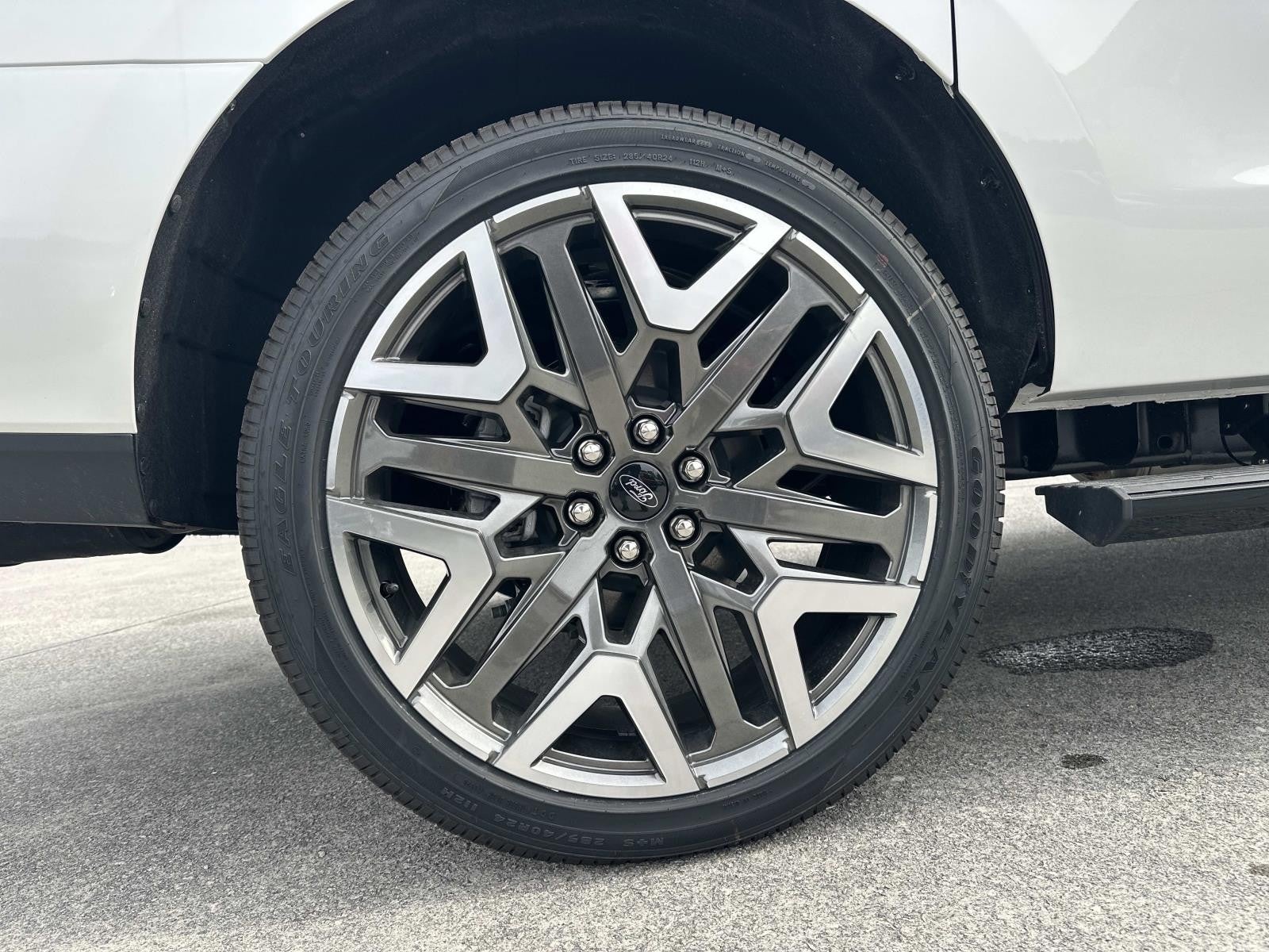 2026 Ford Expedition Max PLATINUM 4X4