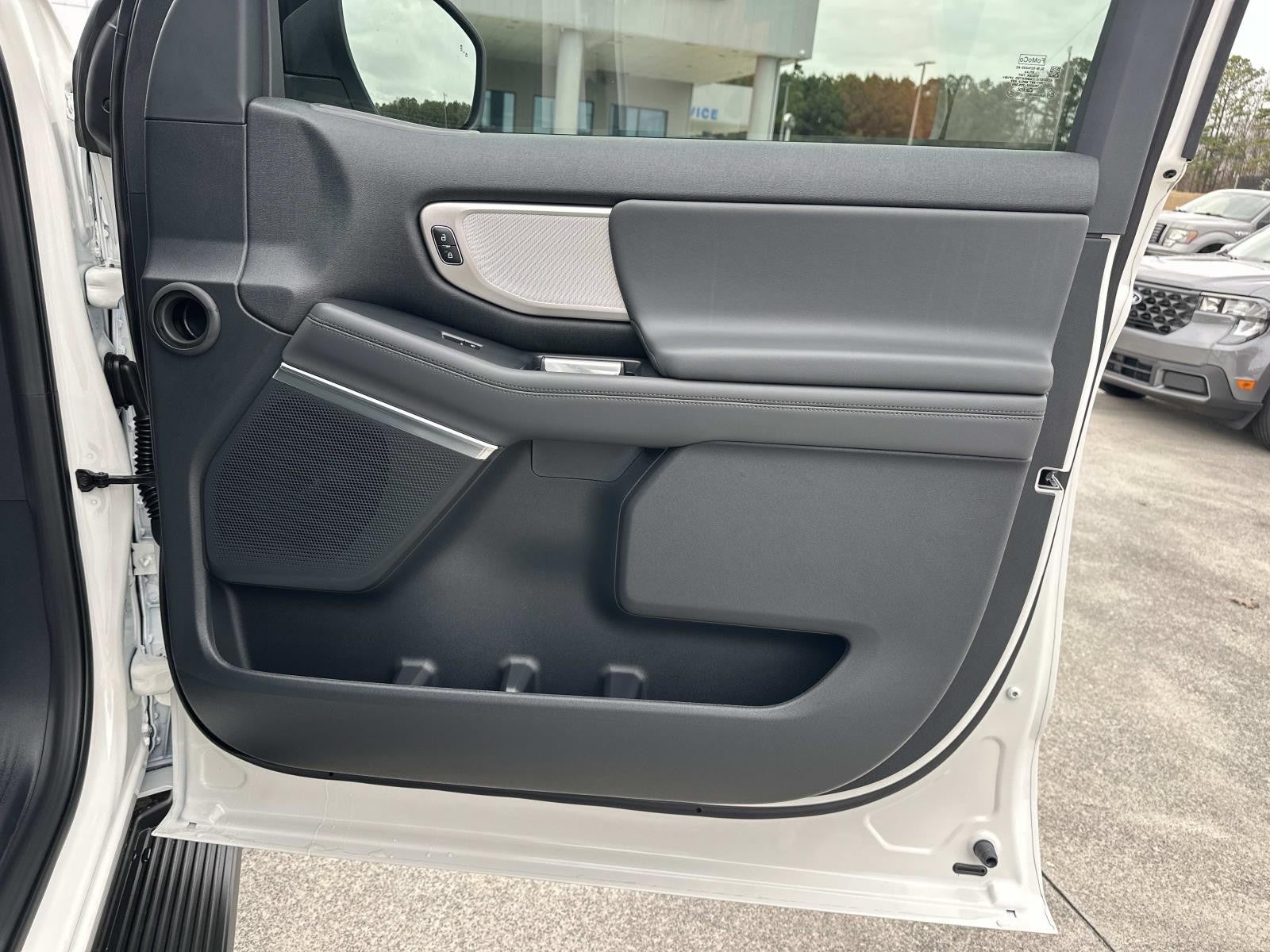 2026 Ford Expedition ACTIVE 4X2