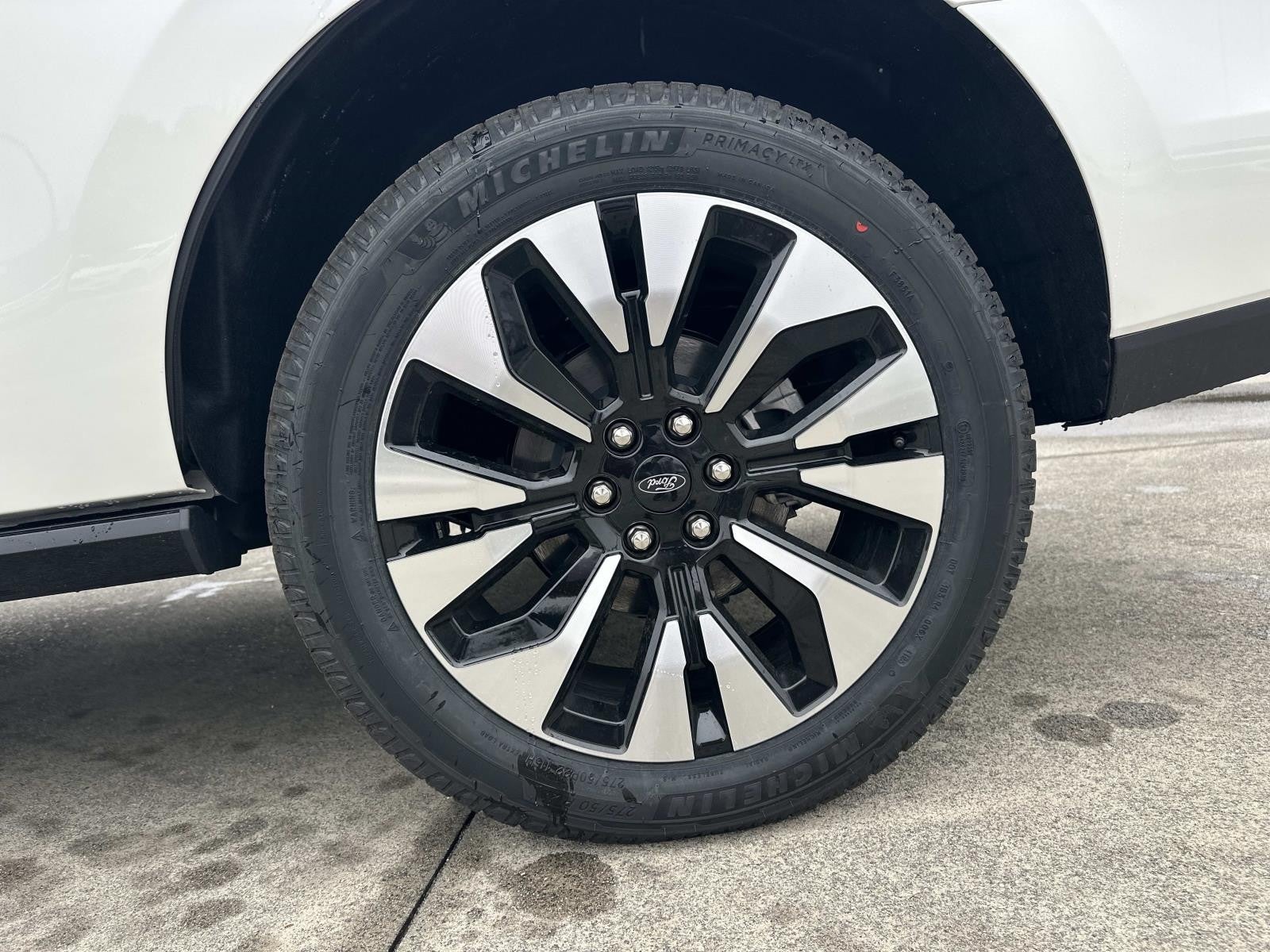 2025 Ford Expedition PLATINUM 4X4