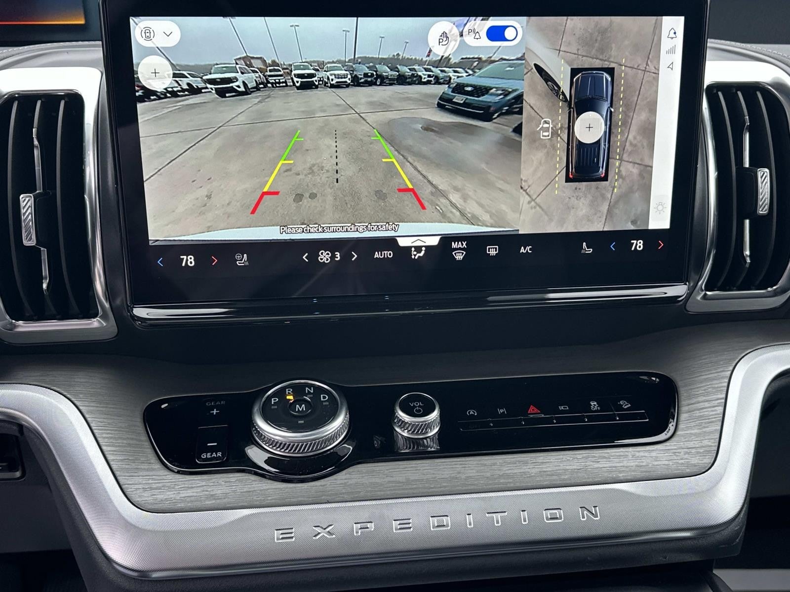 2025 Ford Expedition PLATINUM 4X4