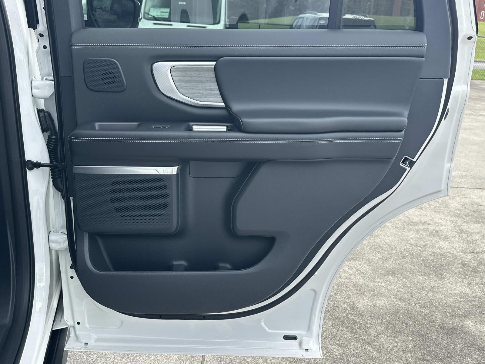 2026 Ford Expedition PLATINUM 4X4