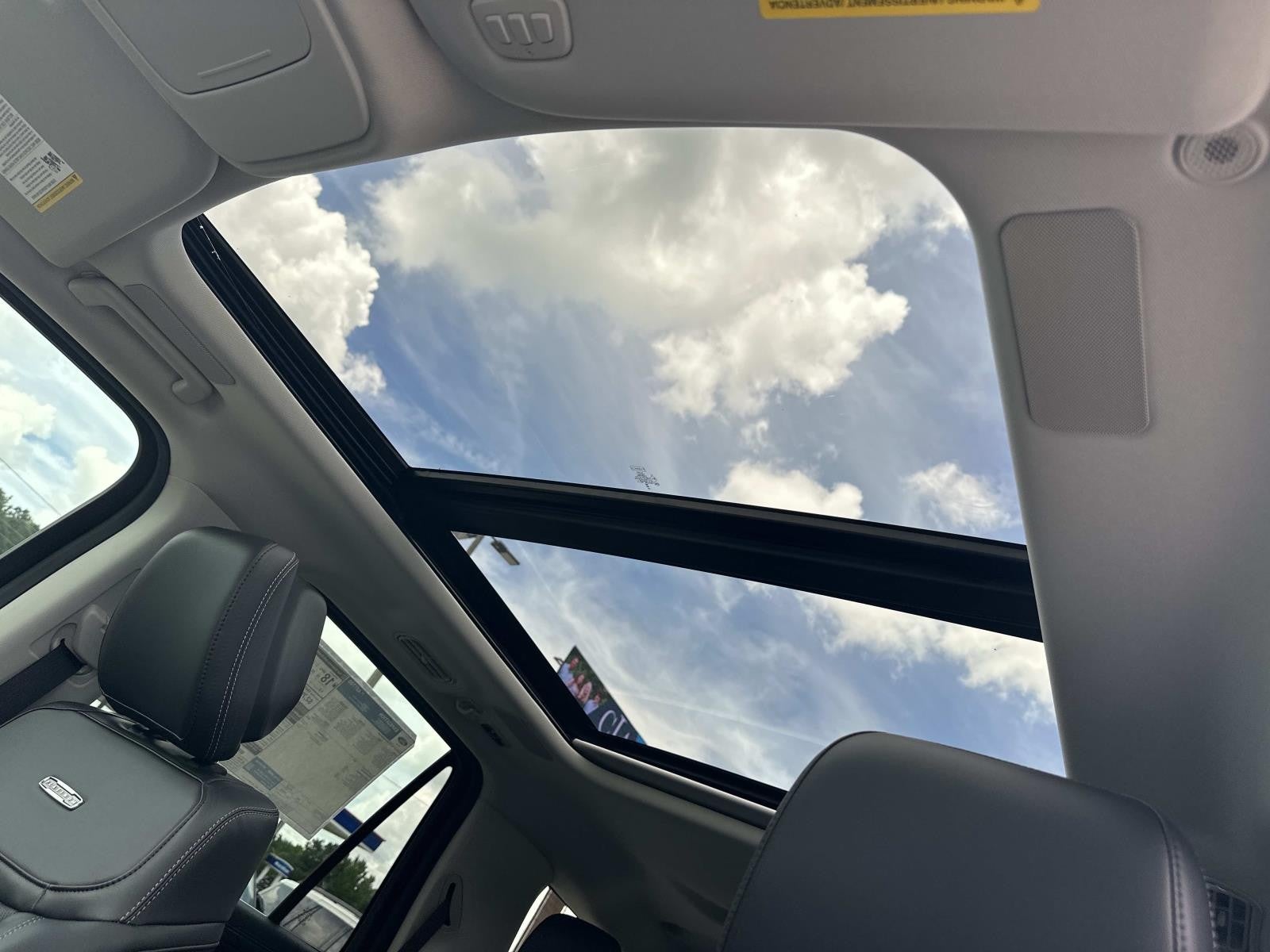 2026 Ford Expedition PLATINUM 4X4