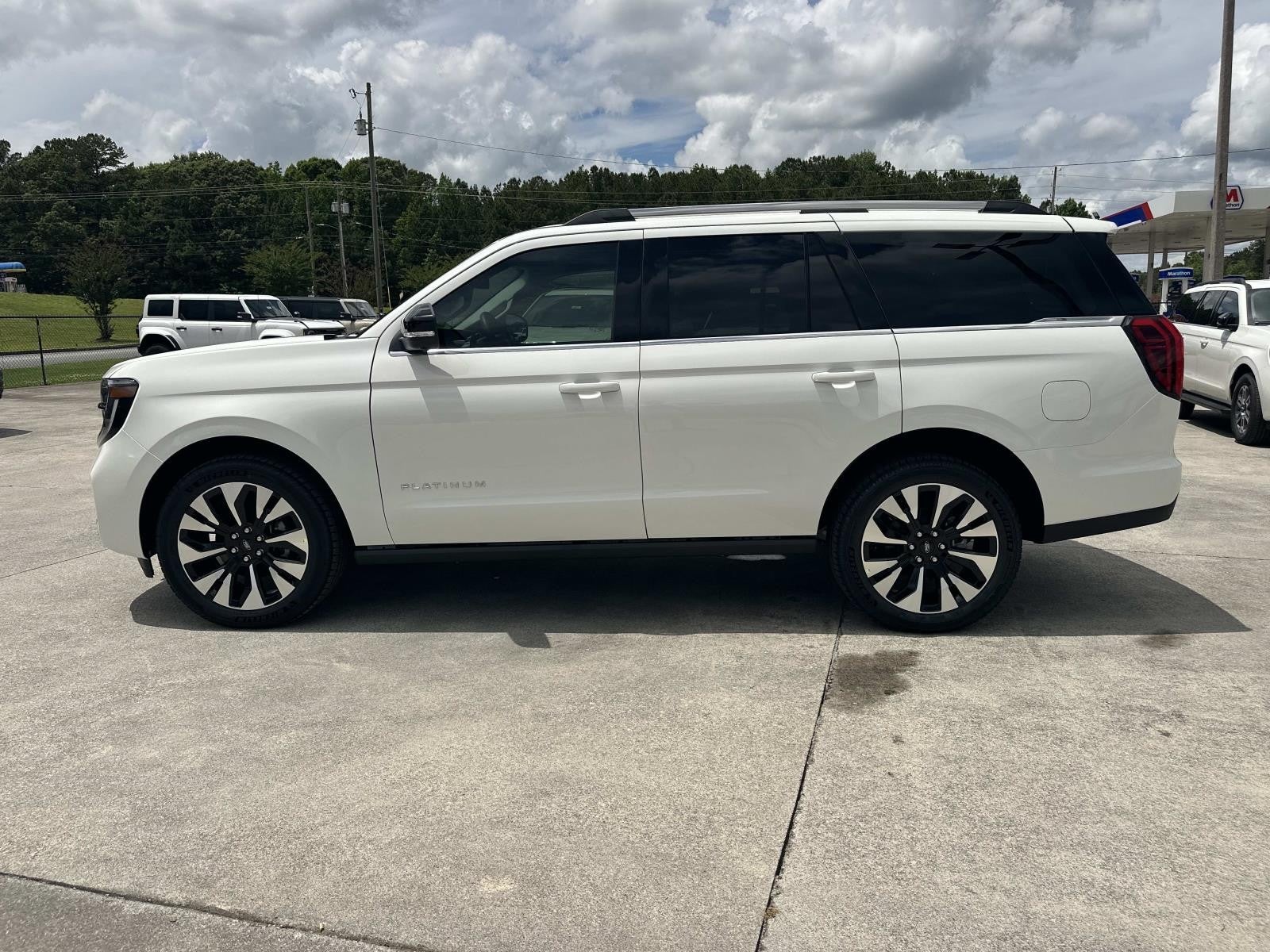 2026 Ford Expedition PLATINUM 4X4