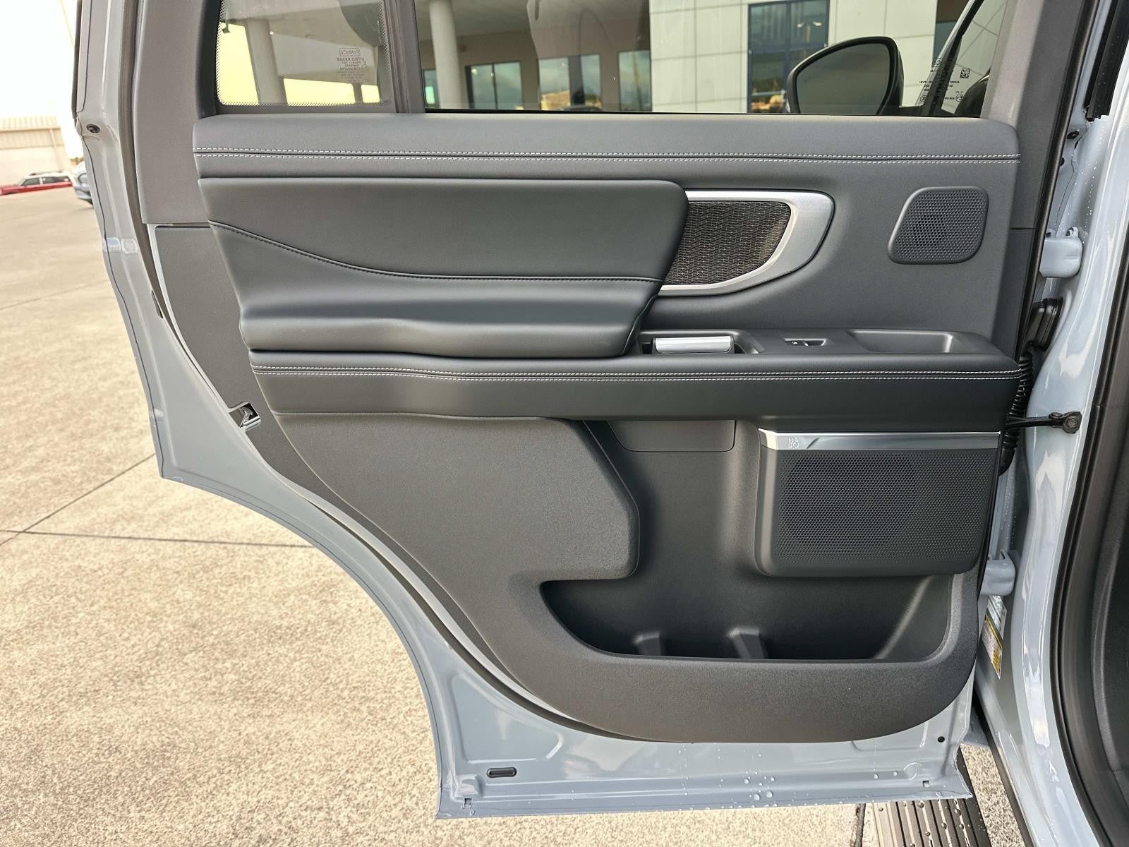 2025 Ford Expedition PLATINUM 4X4