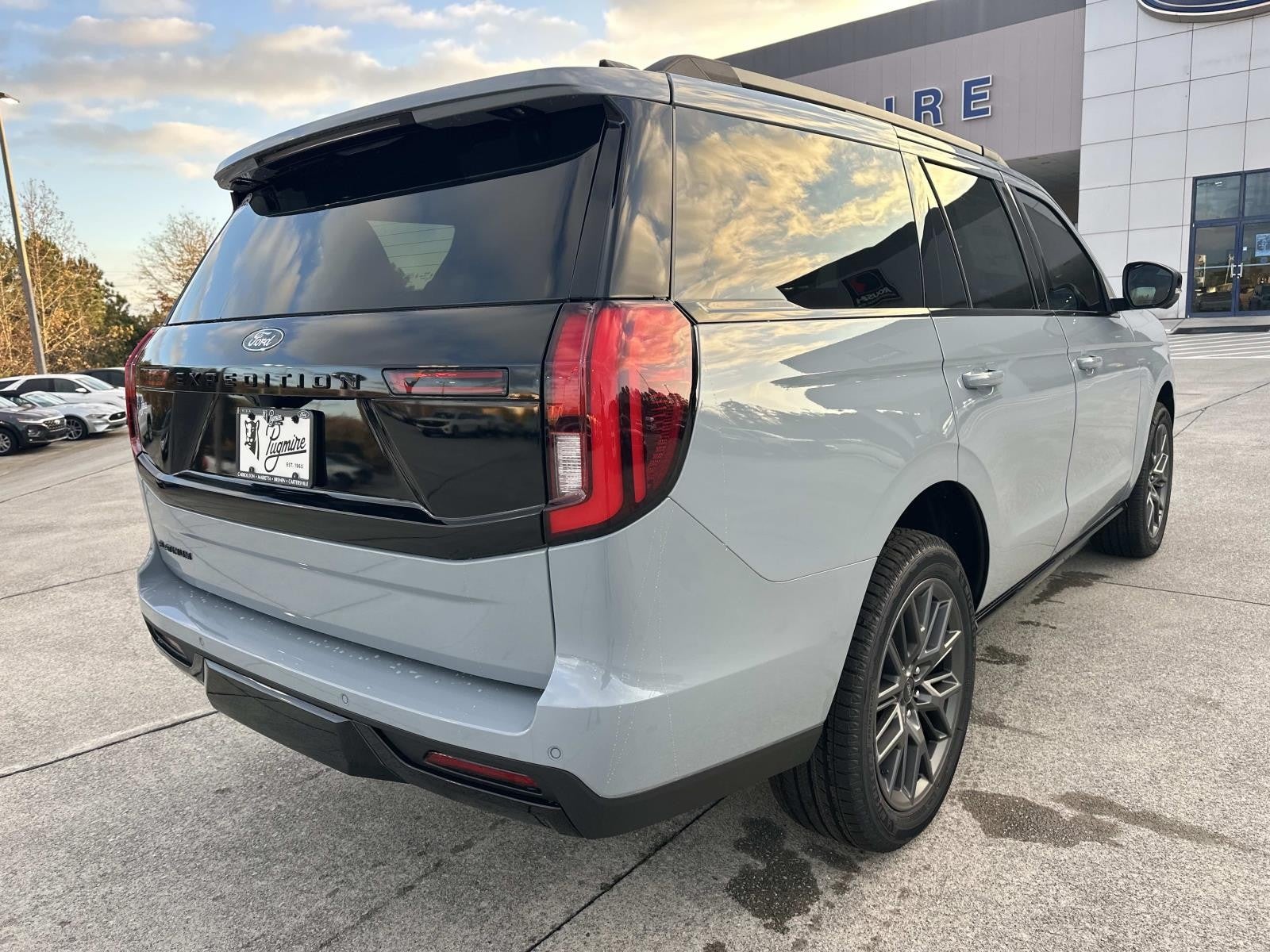 2025 Ford Expedition PLATINUM 4X4