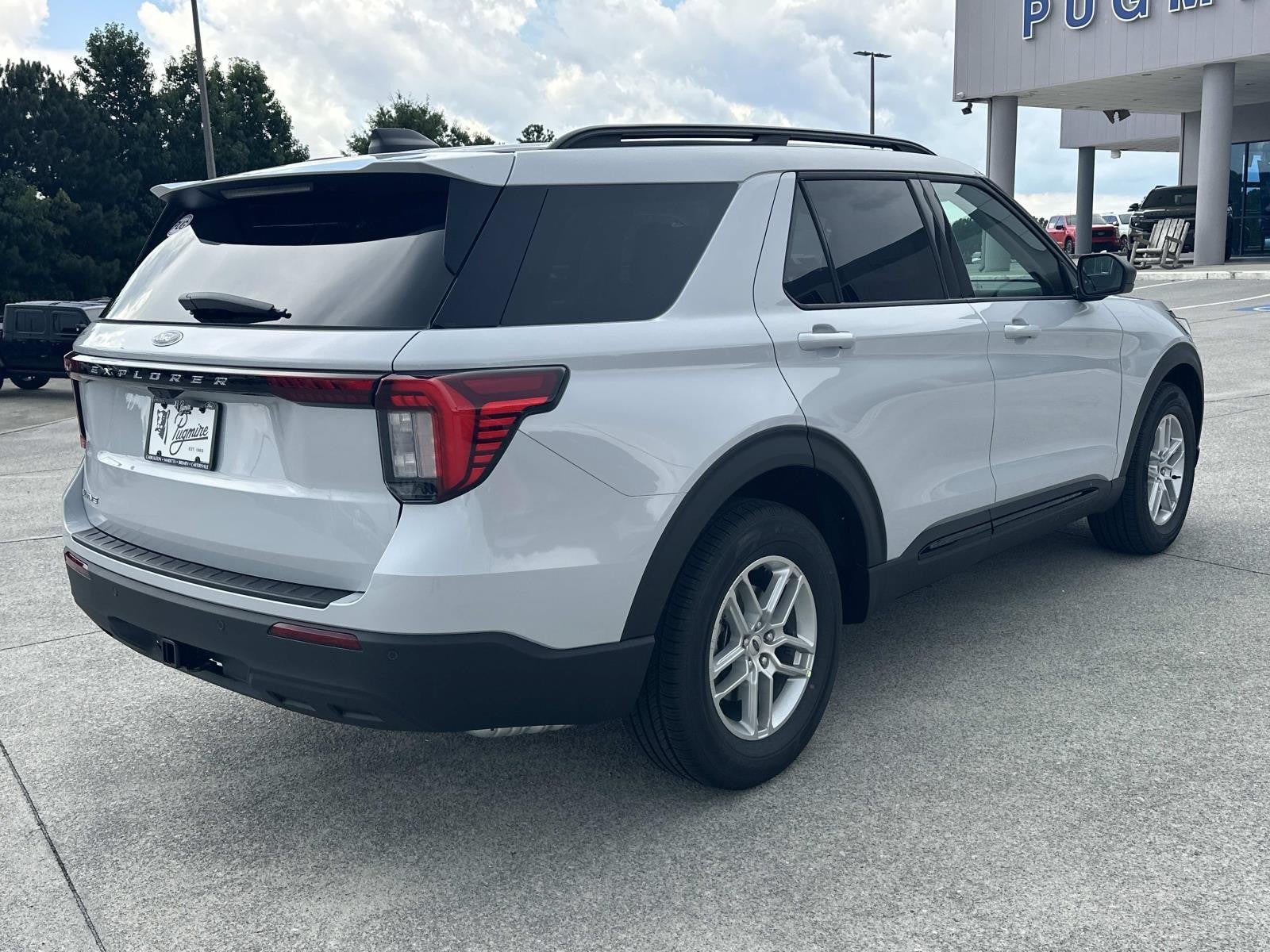 2026 Ford Explorer ACTIVE W/200A PKG RWD