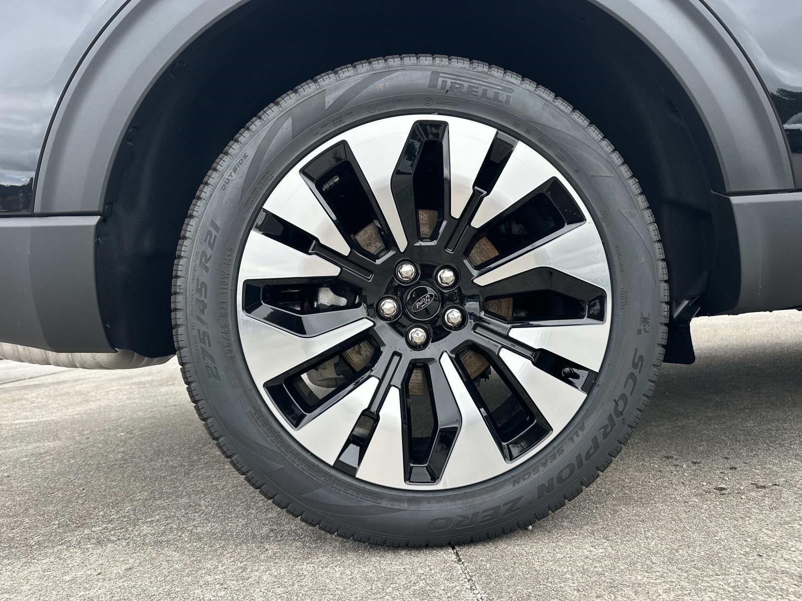 2026 Ford Explorer PLATINUM 4WD