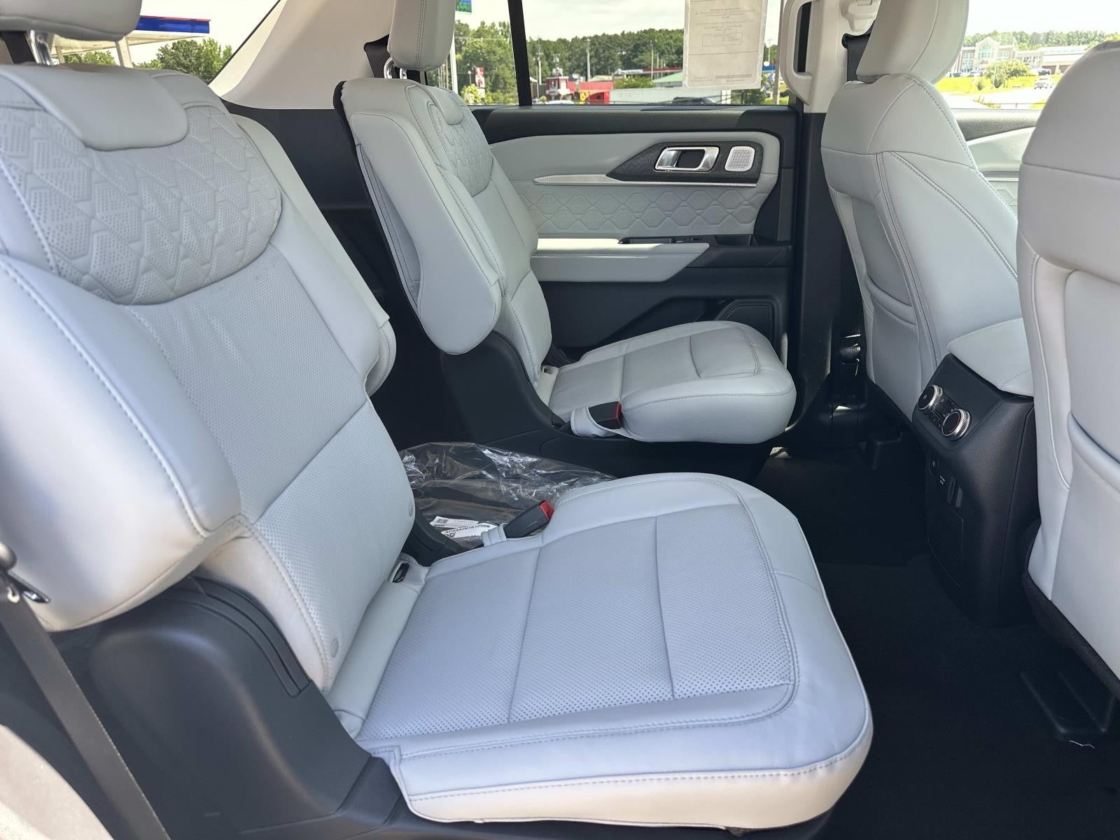 2026 Ford Explorer PLATINUM 4WD