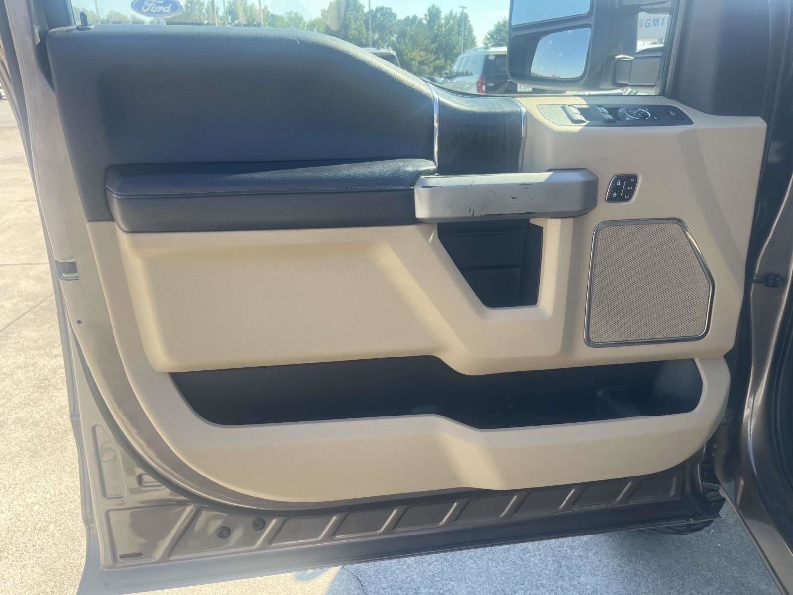 2021 Ford F-250 LARIAT 4WD CREW CAB 6.75'