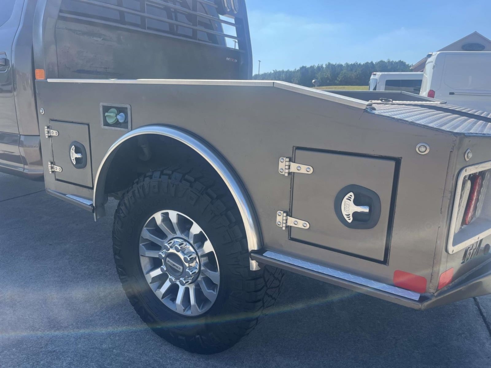 2021 Ford F-250 LARIAT 4WD CREW CAB 6.75'