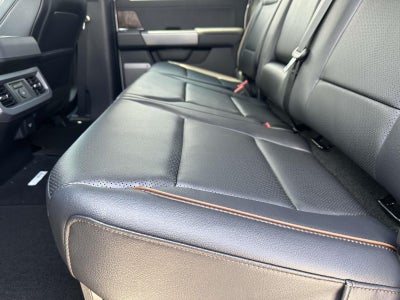 2025 Ford Super Duty F-250 SRW LARIAT 4WD CREW CAB 6.75'