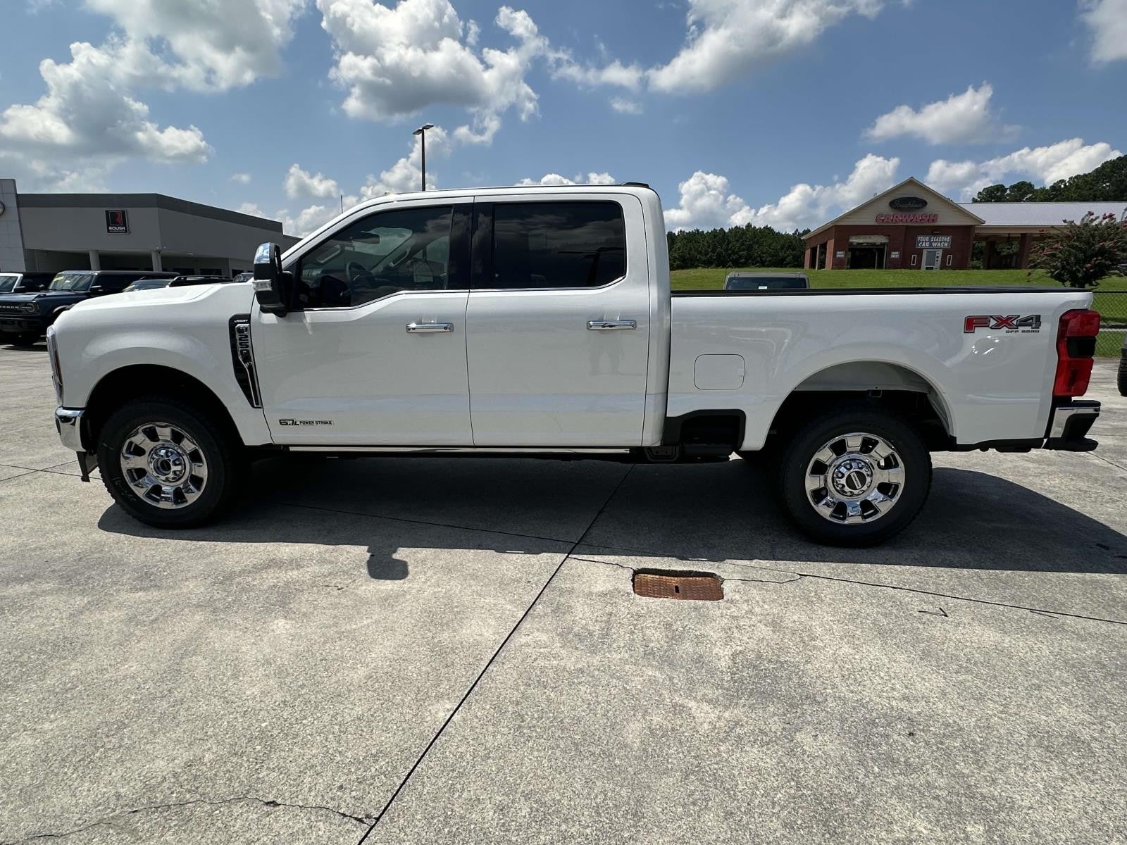 2025 Ford Super Duty F-250 SRW LARIAT 4WD CREW CAB 6.75'