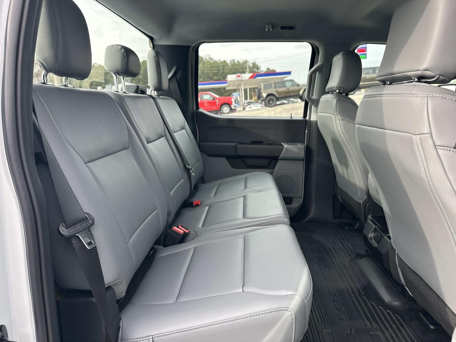 2026 Ford Super Duty F-350 DRW XL 2WD CREW CAB 8' BOX