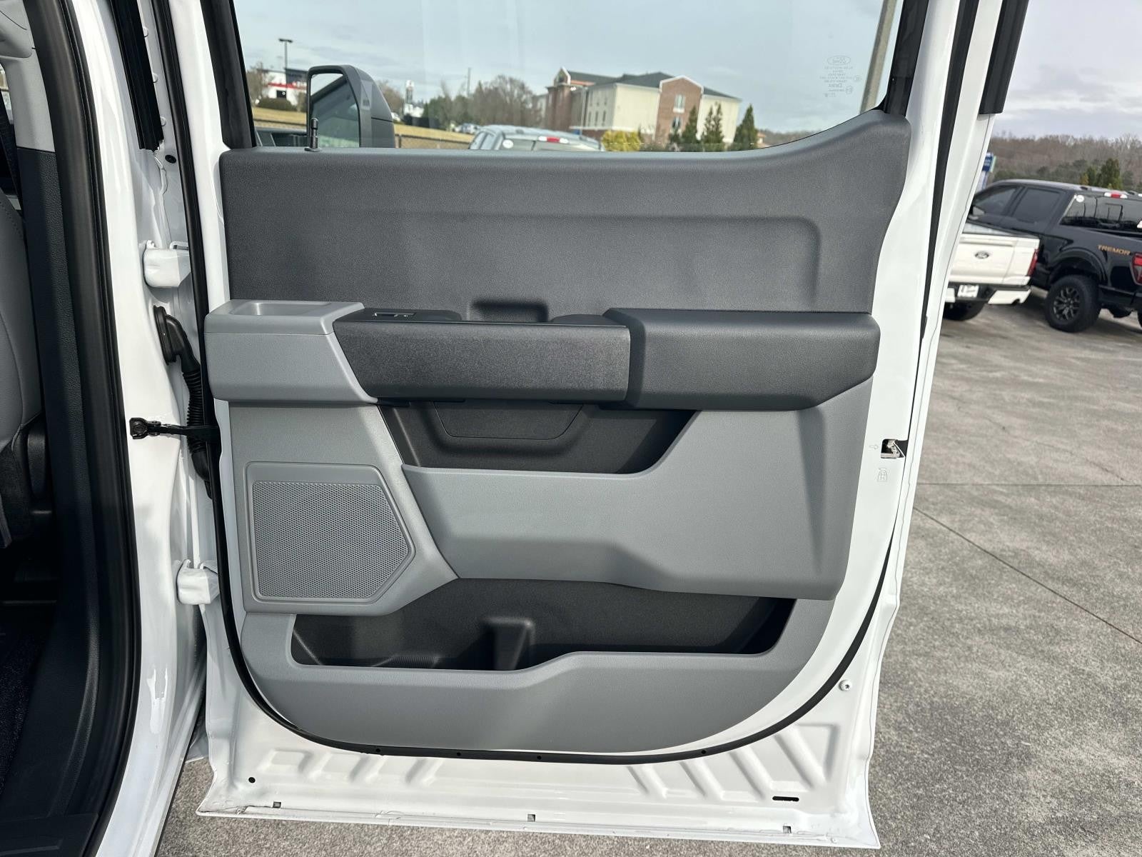 2026 Ford Super Duty F-350 DRW XL 2WD CREW CAB 8' BOX