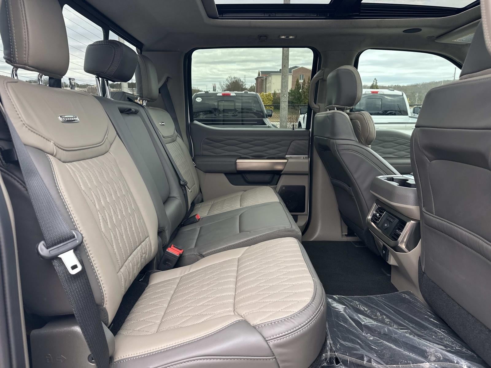 2026 Ford Super Duty F-350 DRW PLATINUM 4WD CREW CAB 8'