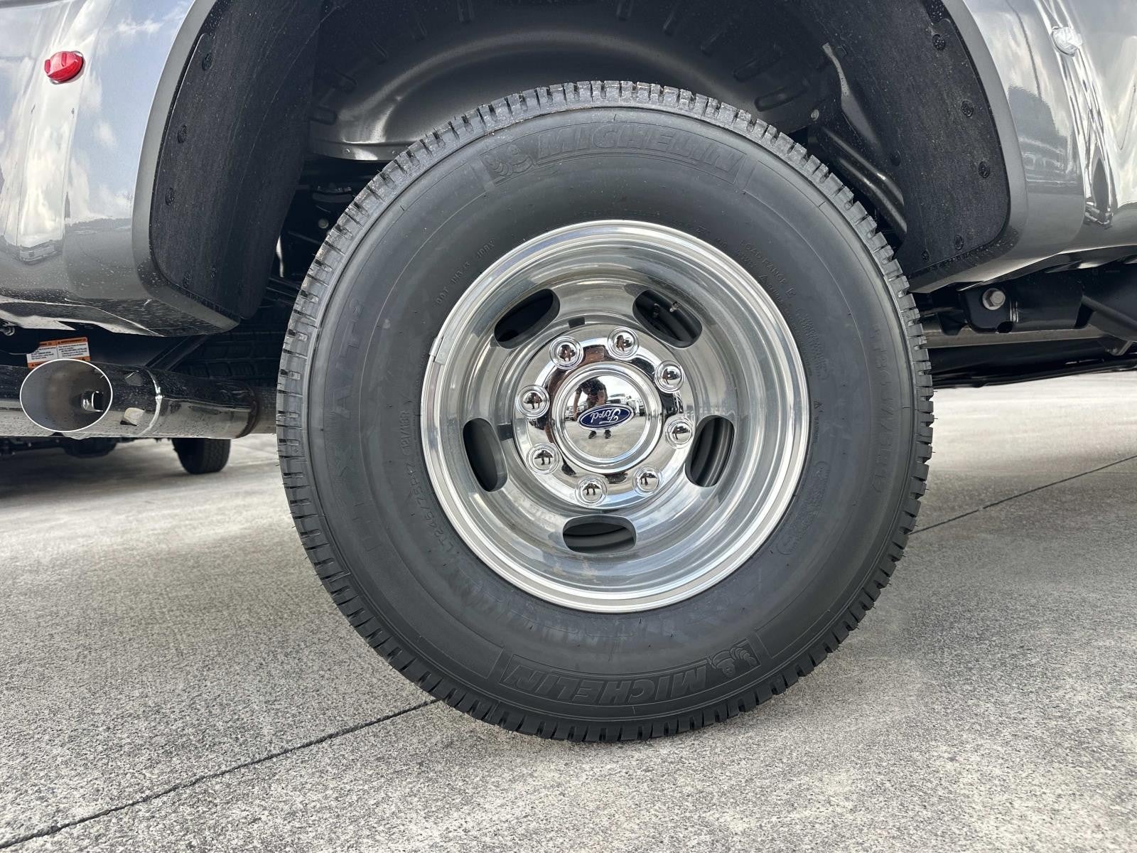 2026 Ford Super Duty F-350 DRW PLATINUM 4WD CREW CAB 8'