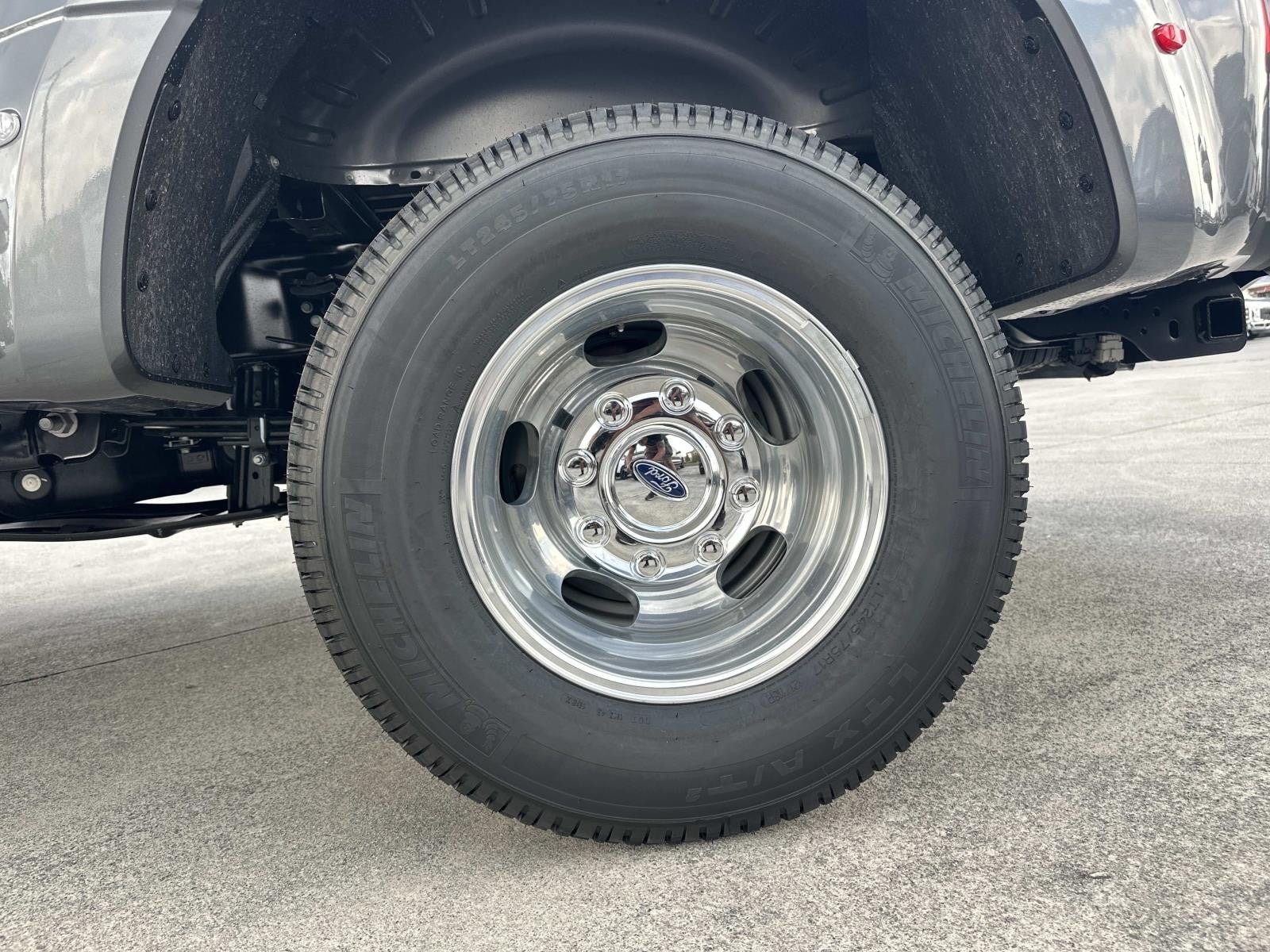 2026 Ford Super Duty F-350 DRW PLATINUM 4WD CREW CAB 8'