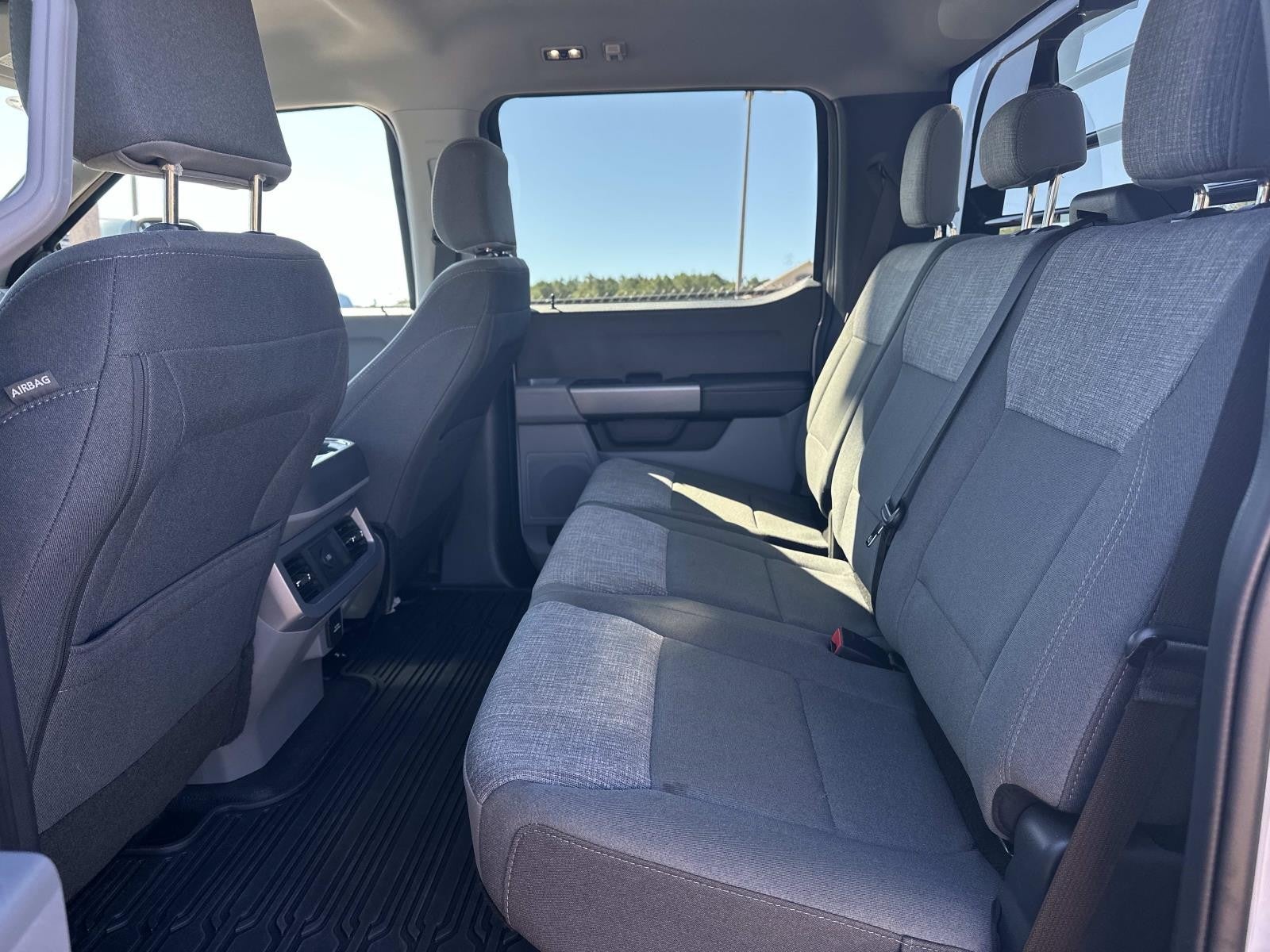 2025 Ford Super Duty F-350 DRW XLT 4WD CREW CAB 8' BOX