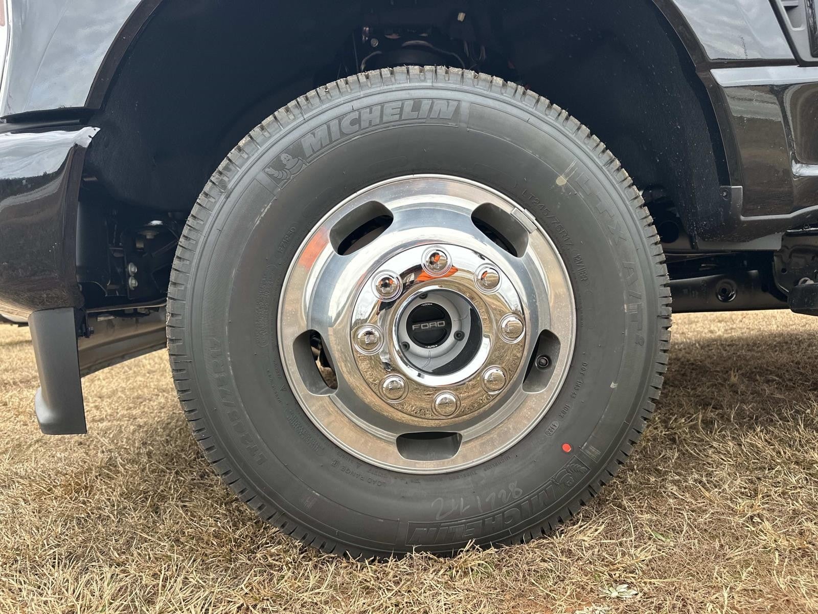 2026 Ford Super Duty F-350 DRW XL 4WD CREW CAB 8' BOX