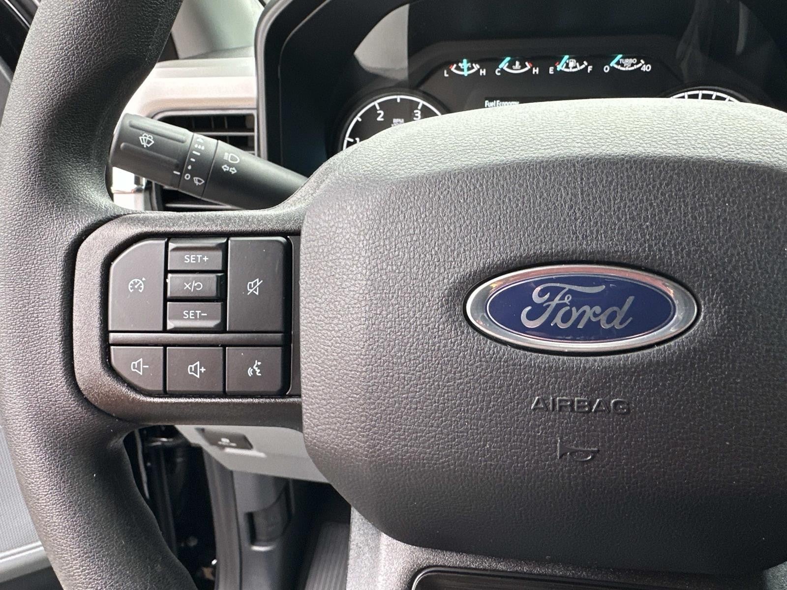 2026 Ford Super Duty F-350 DRW XL 4WD CREW CAB 8' BOX