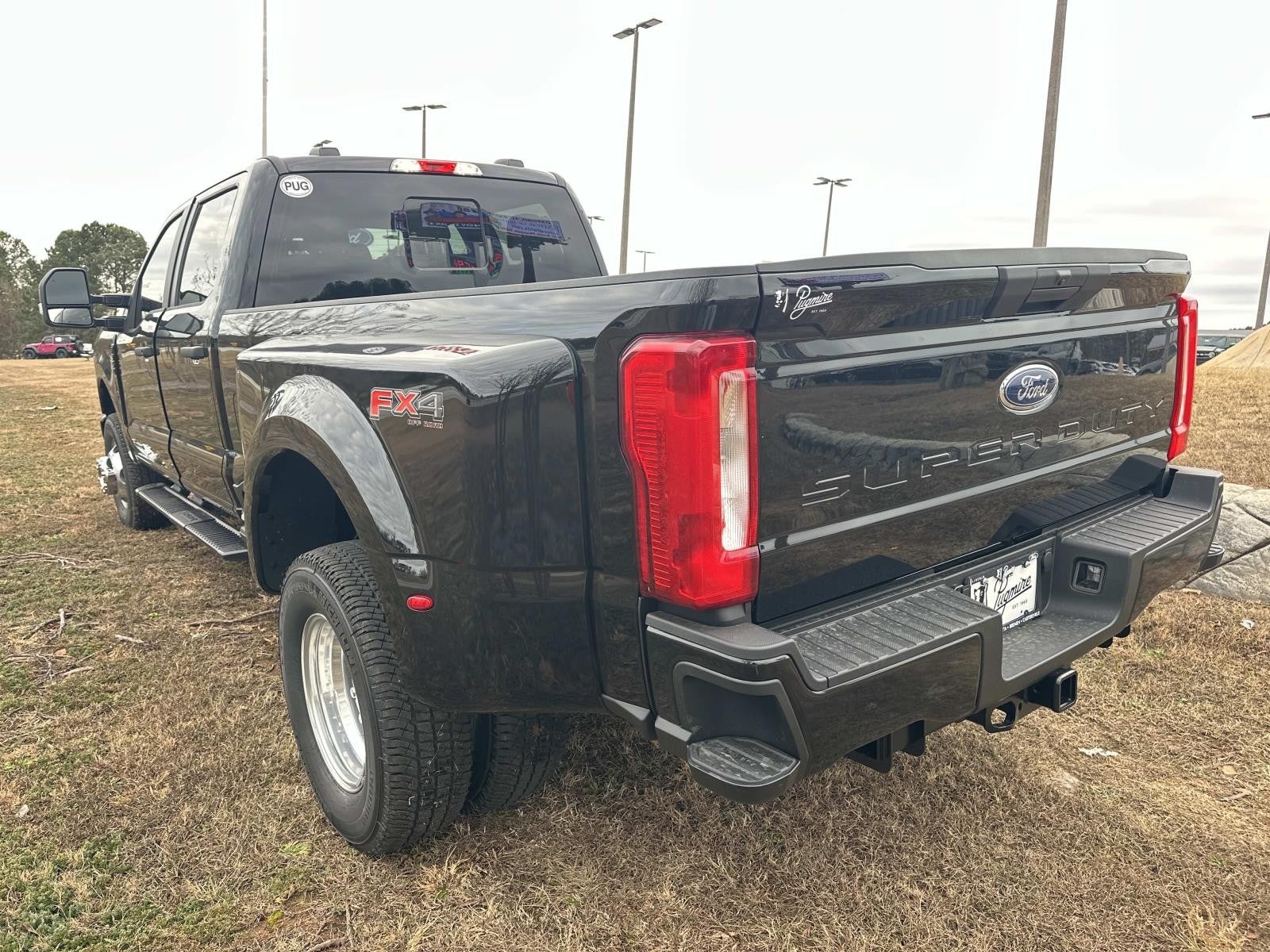 2026 Ford Super Duty F-350 DRW XL 4WD CREW CAB 8' BOX