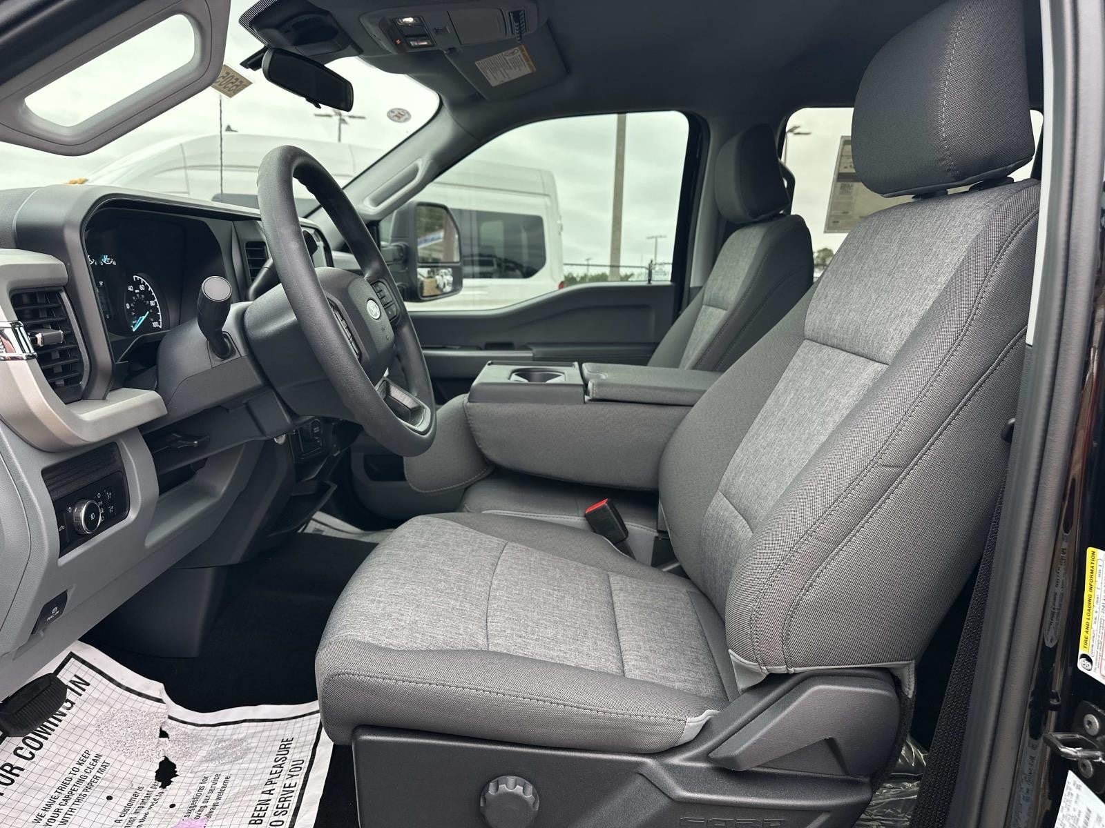 2026 Ford Super Duty F-350 DRW XL 4WD CREW CAB 8' BOX