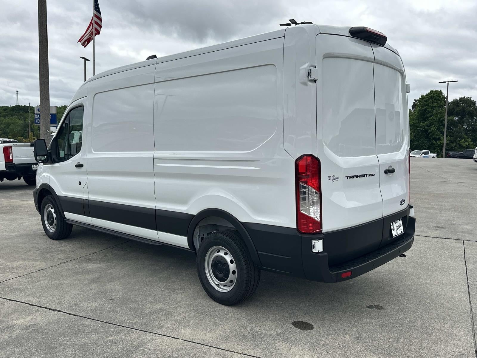 2026 Ford Transit Cargo Van T-250 148 MED RF 9150 GV