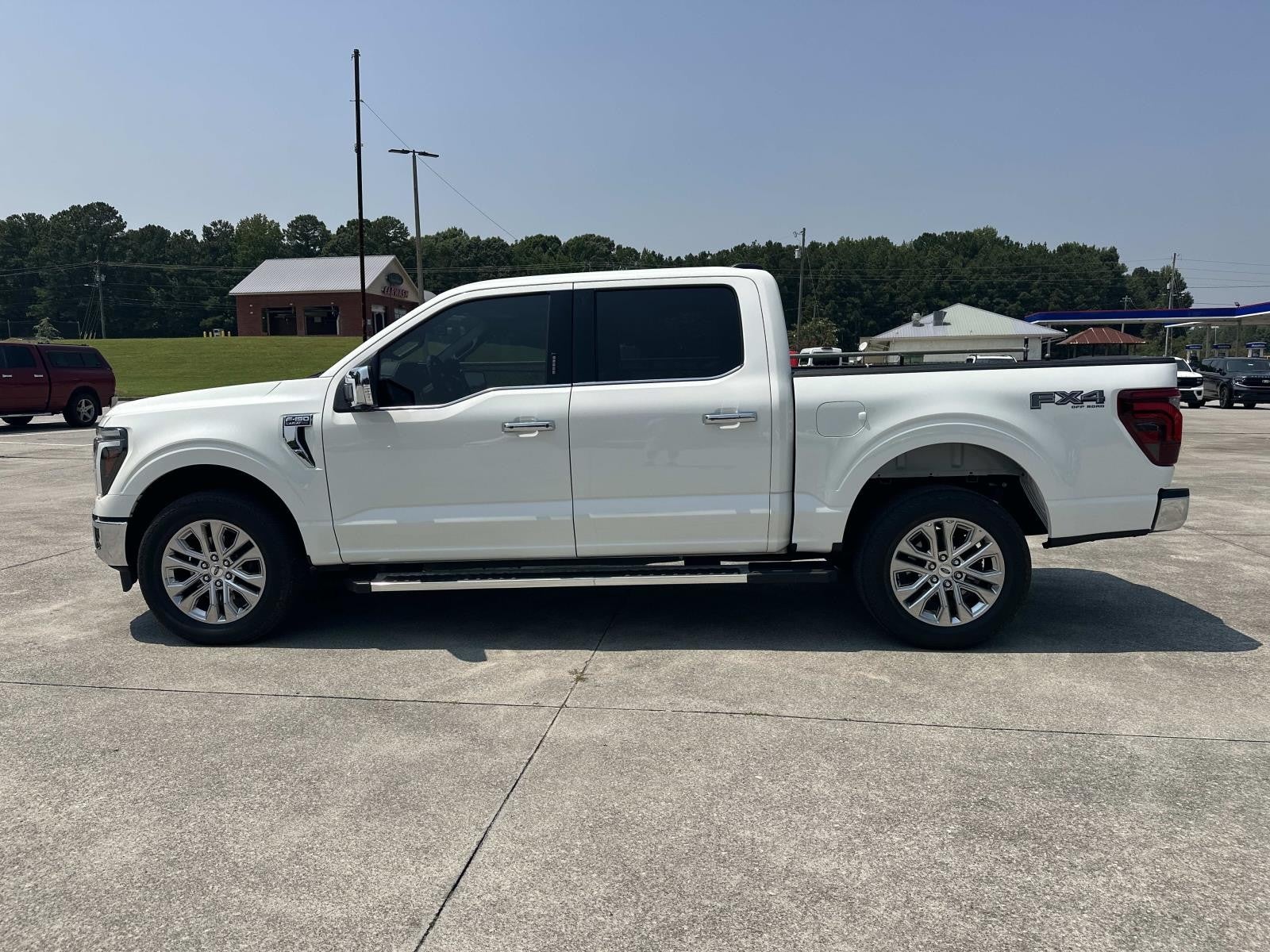 2024 Ford F-150 LARIAT 4WD CREW