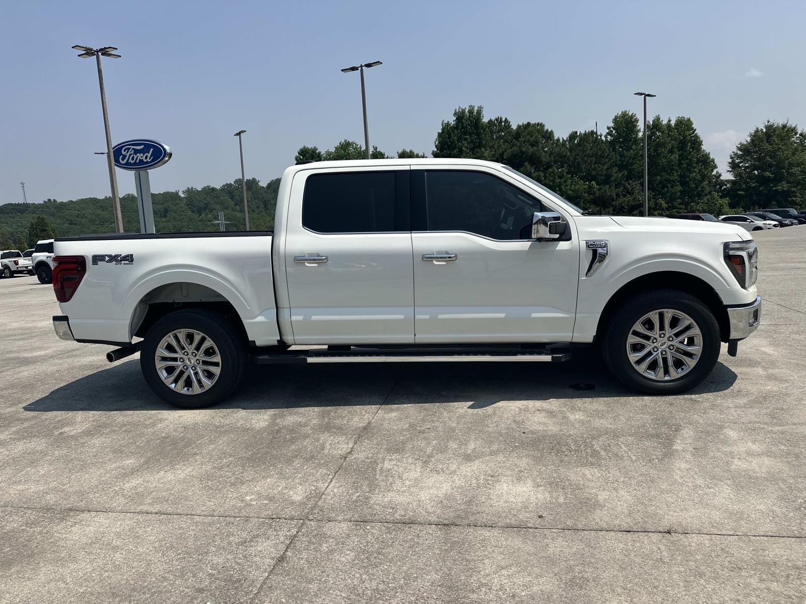 2024 Ford F-150 LARIAT 4WD CREW