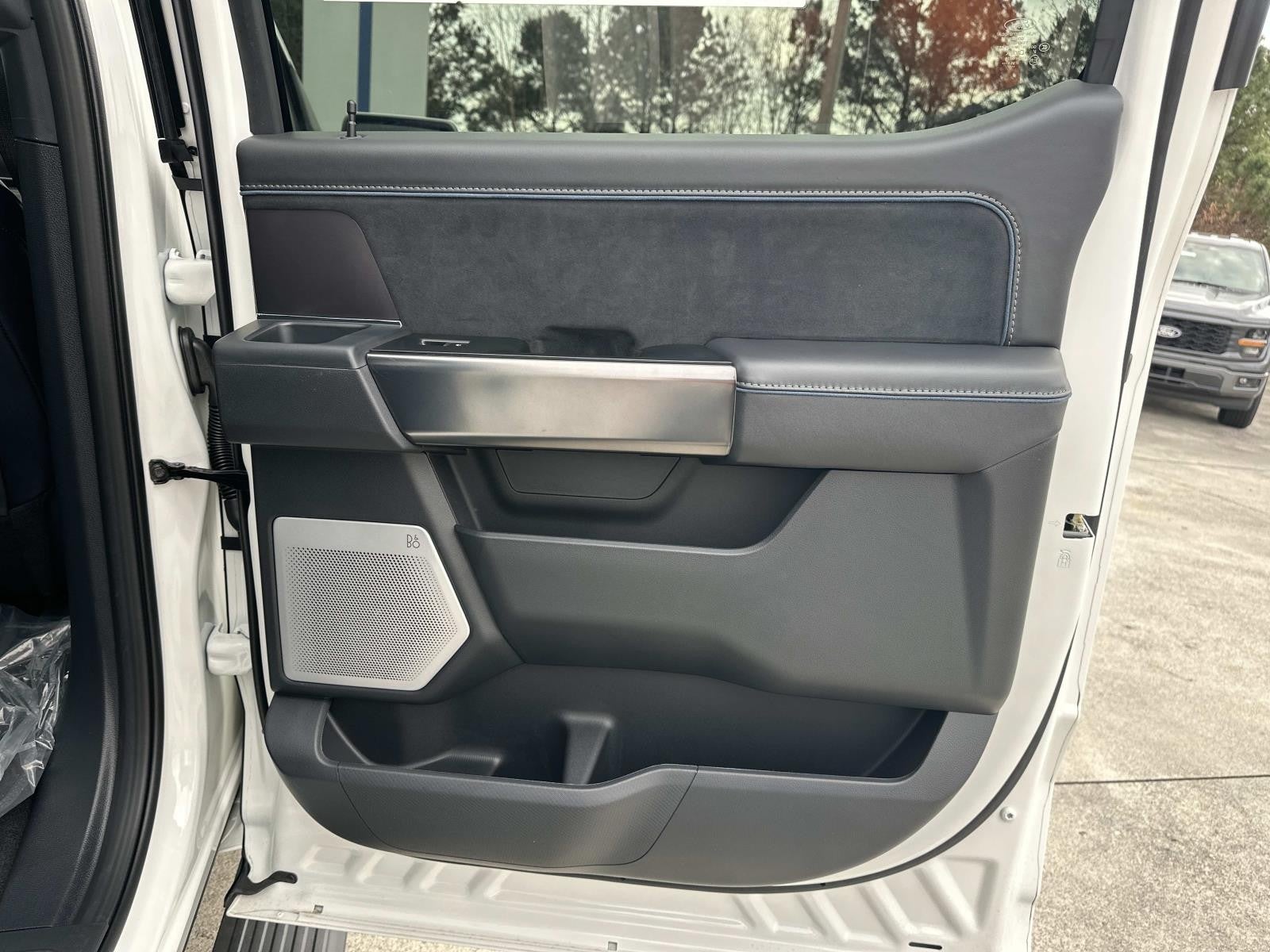 2025 Ford F-150 PLATINUM 4WD SUPERCREW 5.