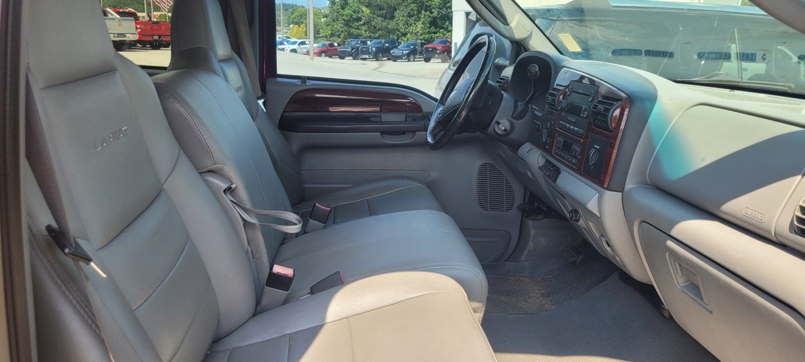 2006 Ford Super Duty F-350 SRW Lariat