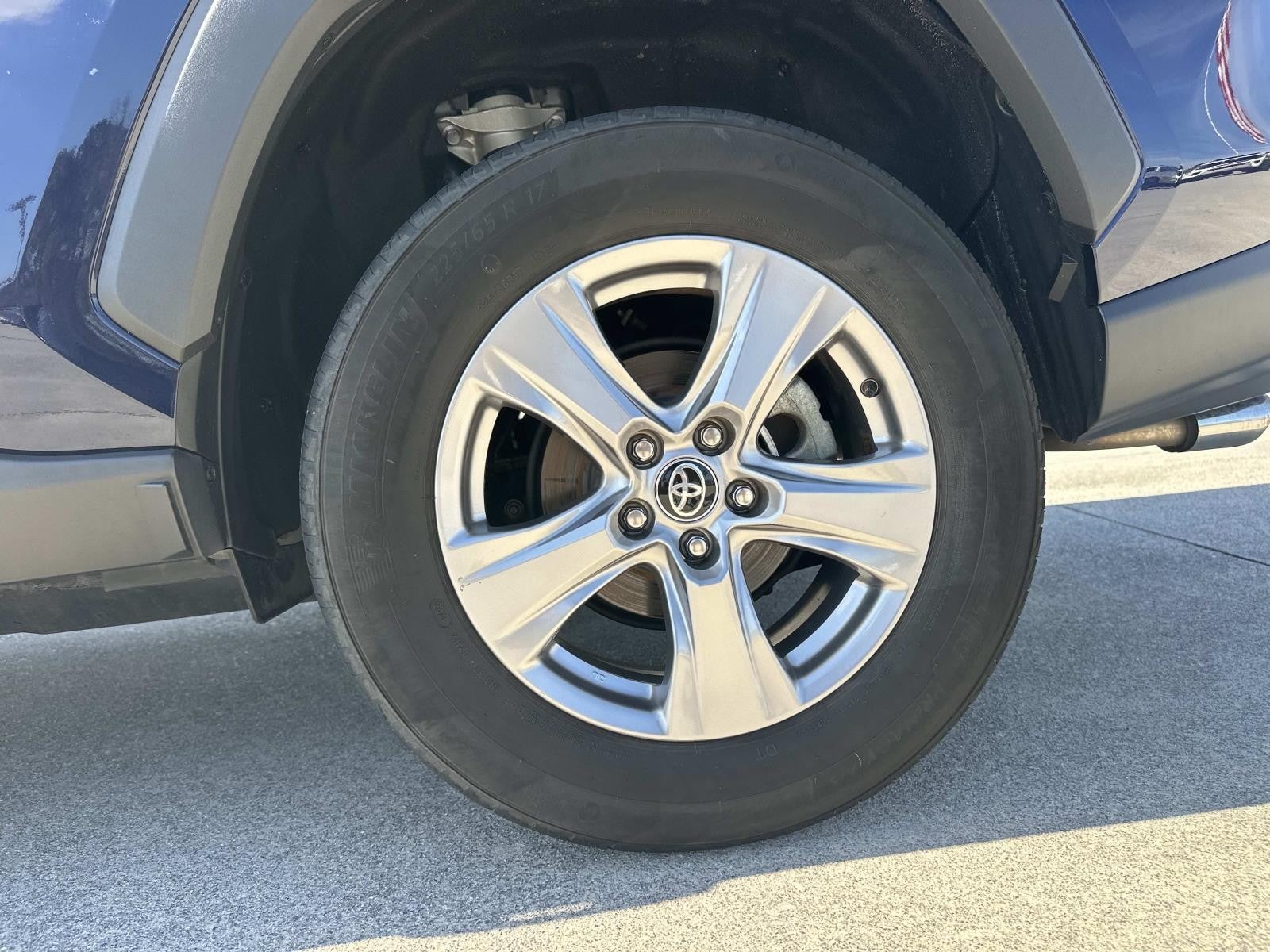 2023 Toyota RAV4 XLE FWD