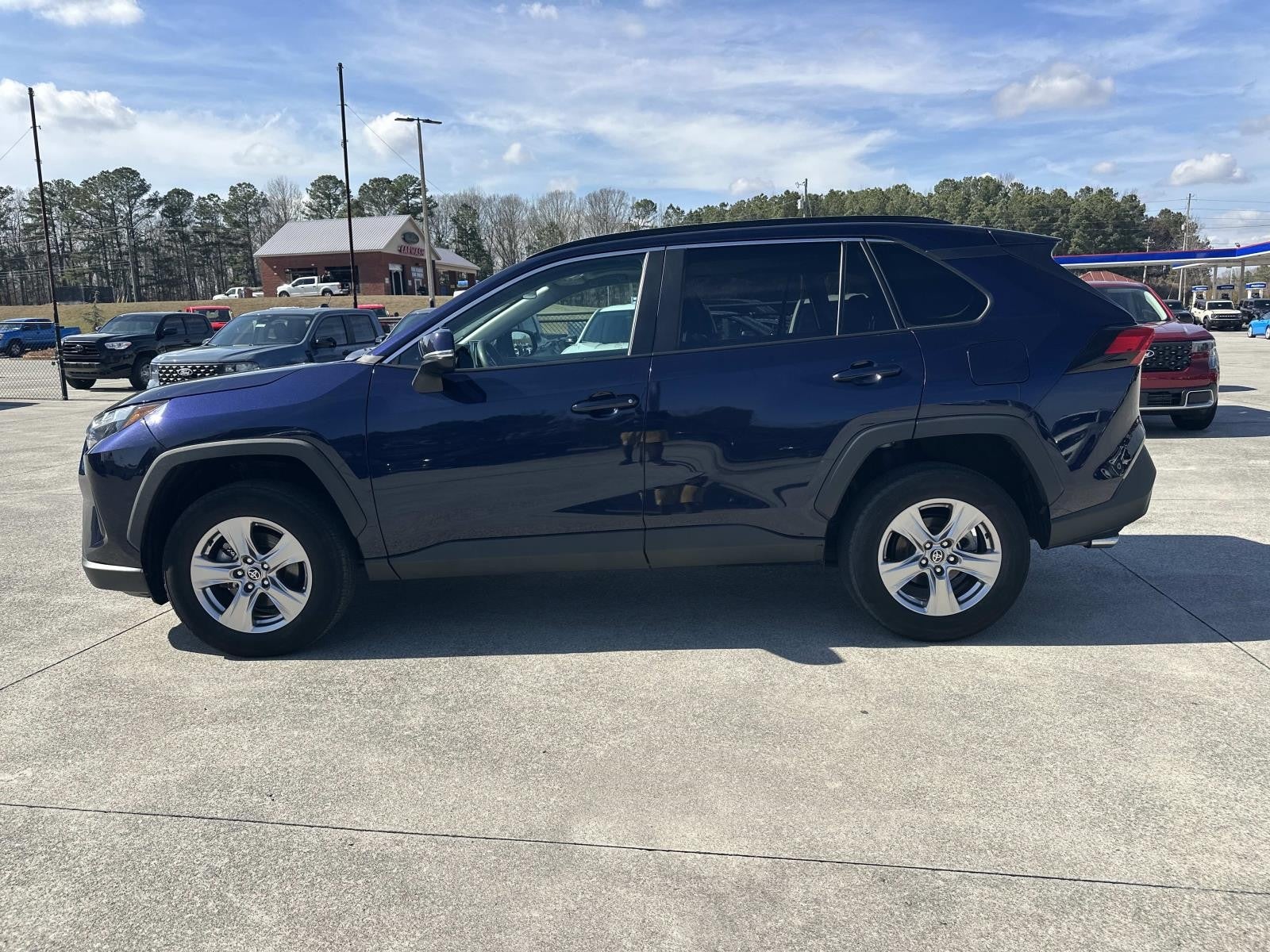 2023 Toyota RAV4 XLE FWD