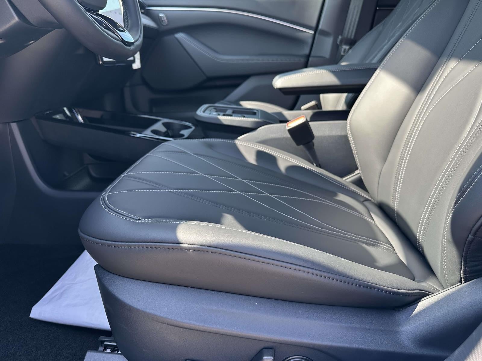 2025 Ford Mustang Mach-E SELECT RWD